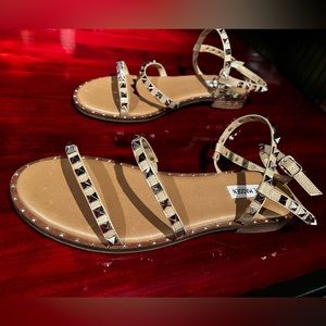 Size 11 Steve Madden Women’s studded travel sandal